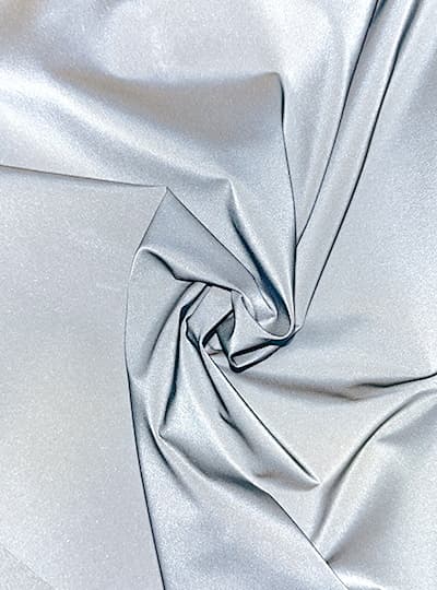 亮银灰色半岛（中国）